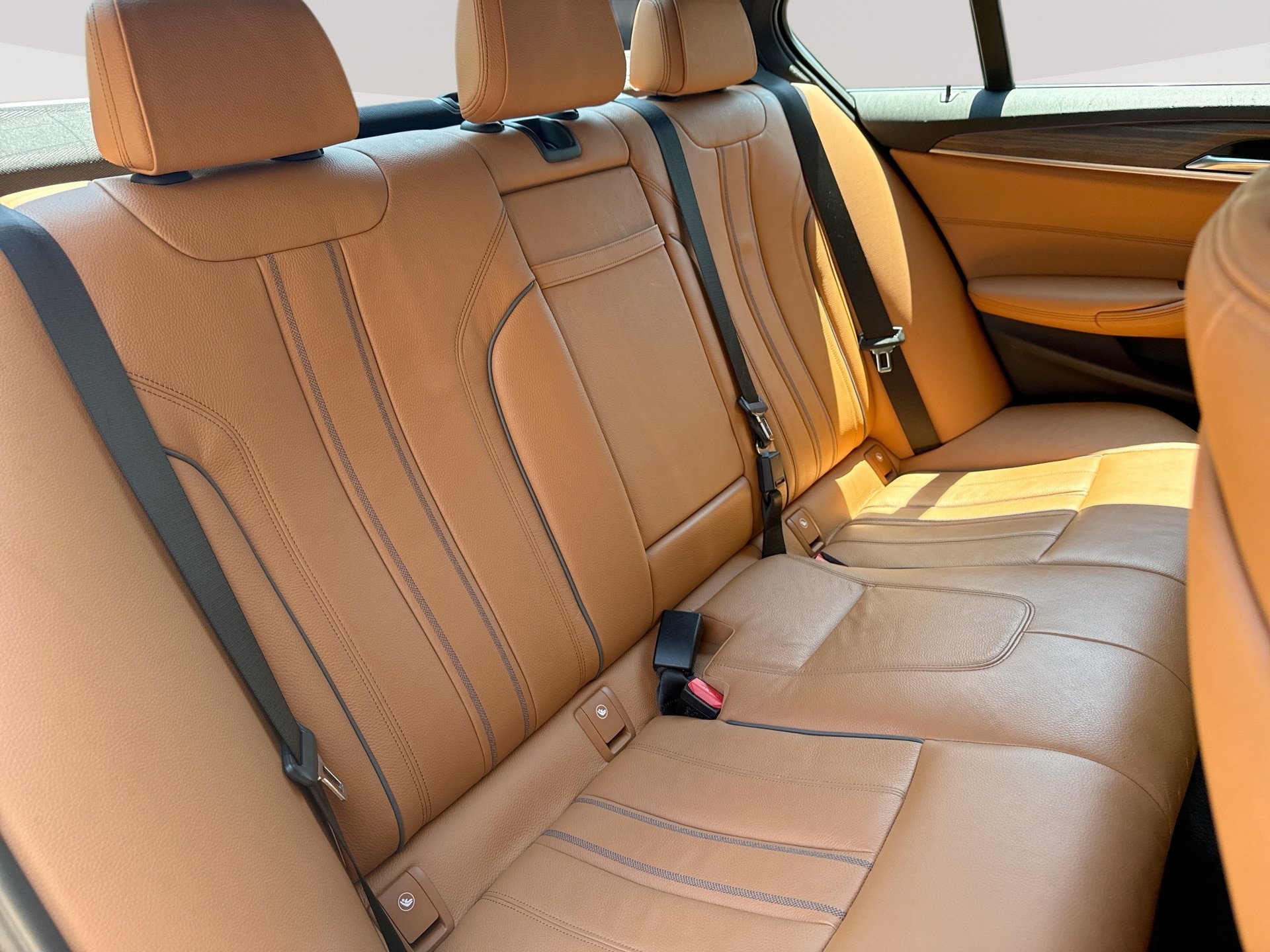 Used 2019 BMW 530e xDrive w/ Premium Package AWD/4WD image 26