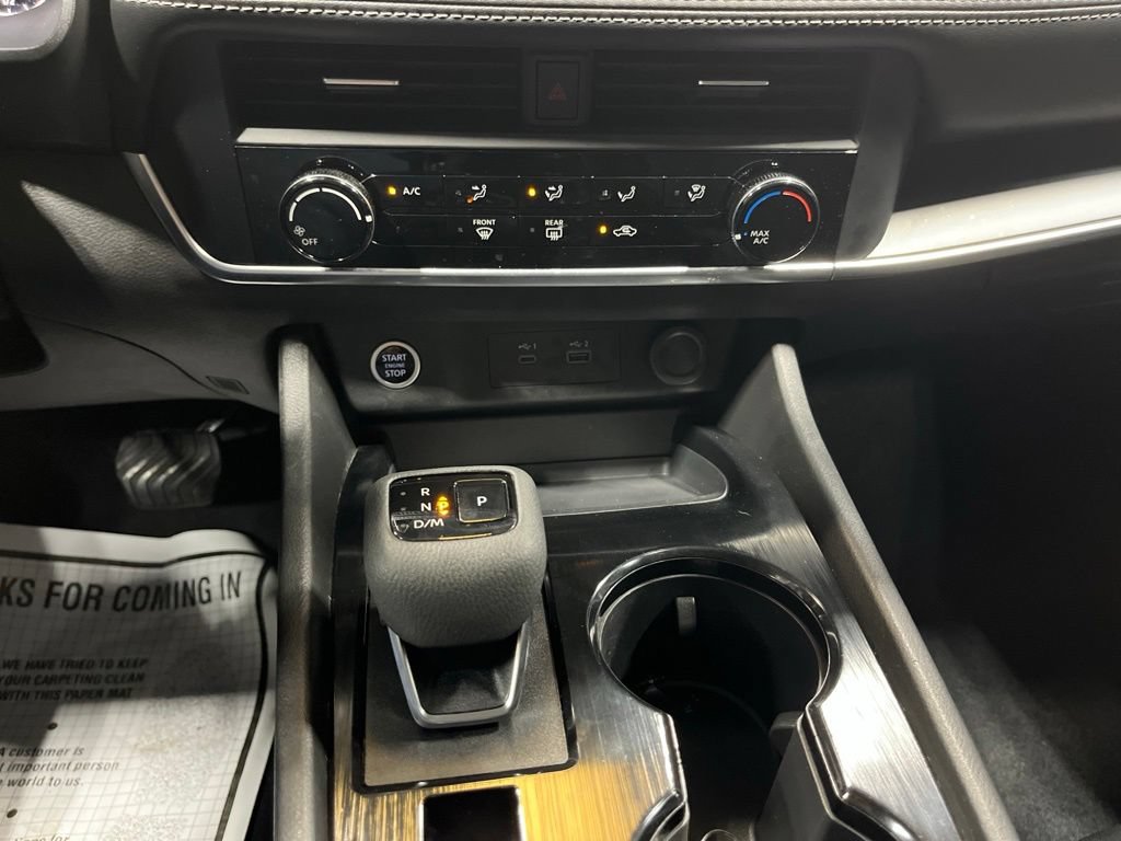 Used 2023 Nissan Rogue S AWD/4WD image 26