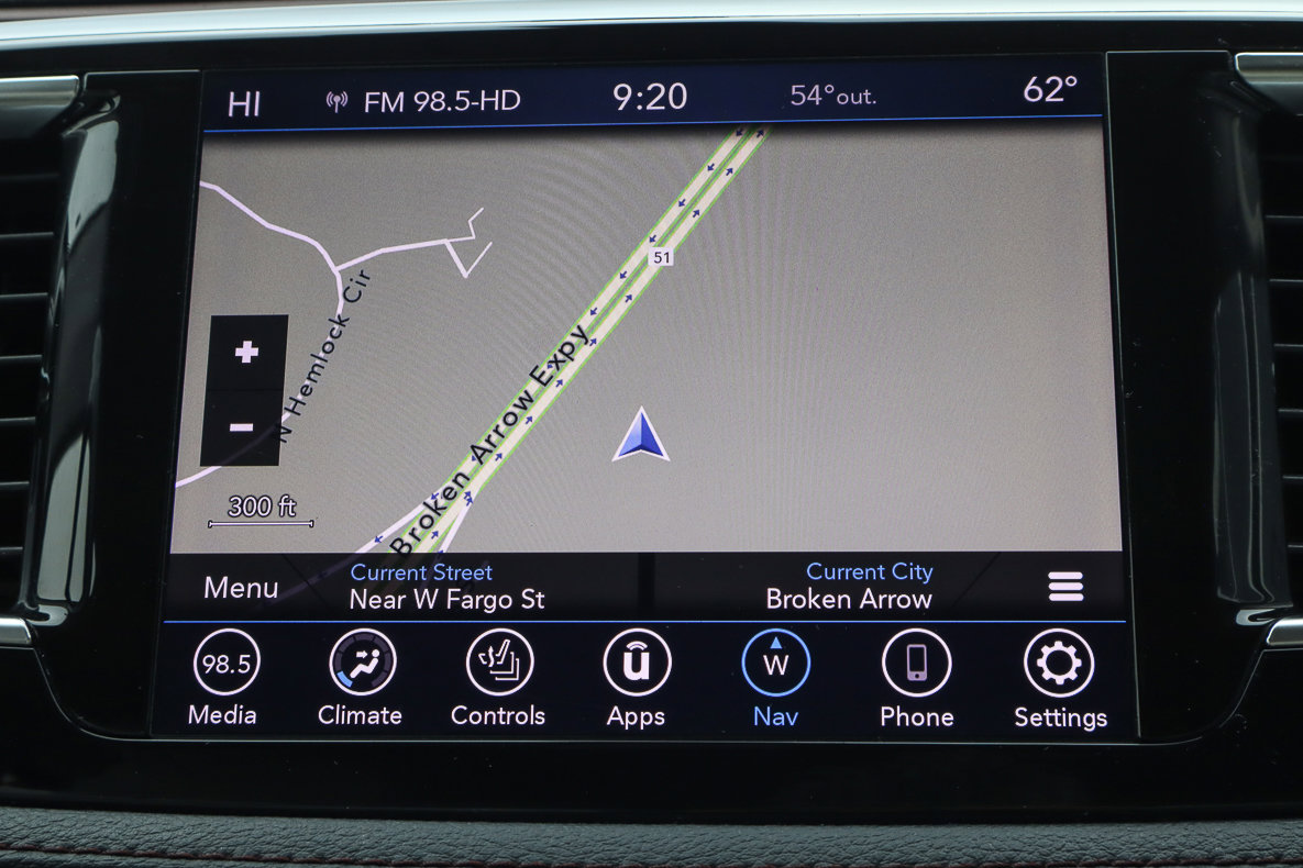 Used 2020 Chrysler Pacifica Limited image 27