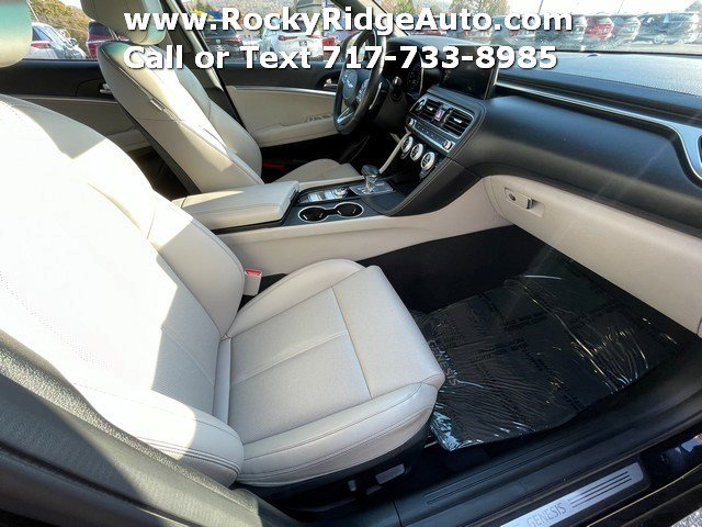 Used 2023 Genesis G70 2.0T image 11