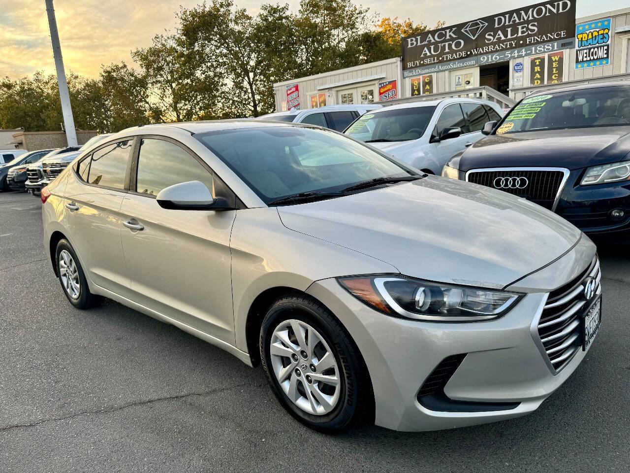 Used 2017 Hyundai Elantra SE image 3