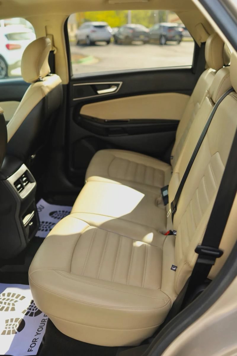 Used 2017 Ford Edge SEL w/ Equipment Group 201A AWD/4WD image 35