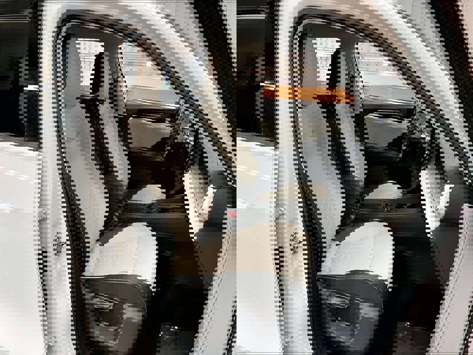 Certified 2025 Volkswagen Tiguan SE FWD image 9