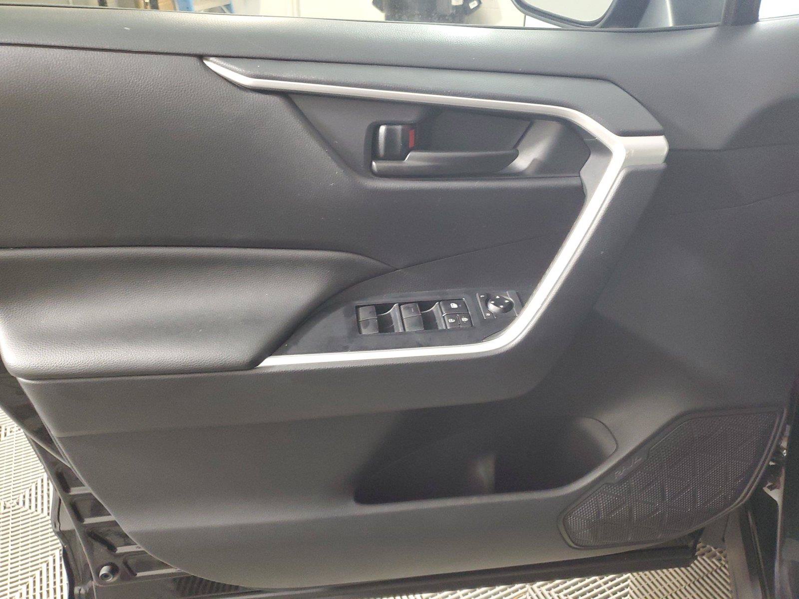 Used 2019 Toyota RAV4 LE w/ All Weather Liner Package AWD/4WD image 19
