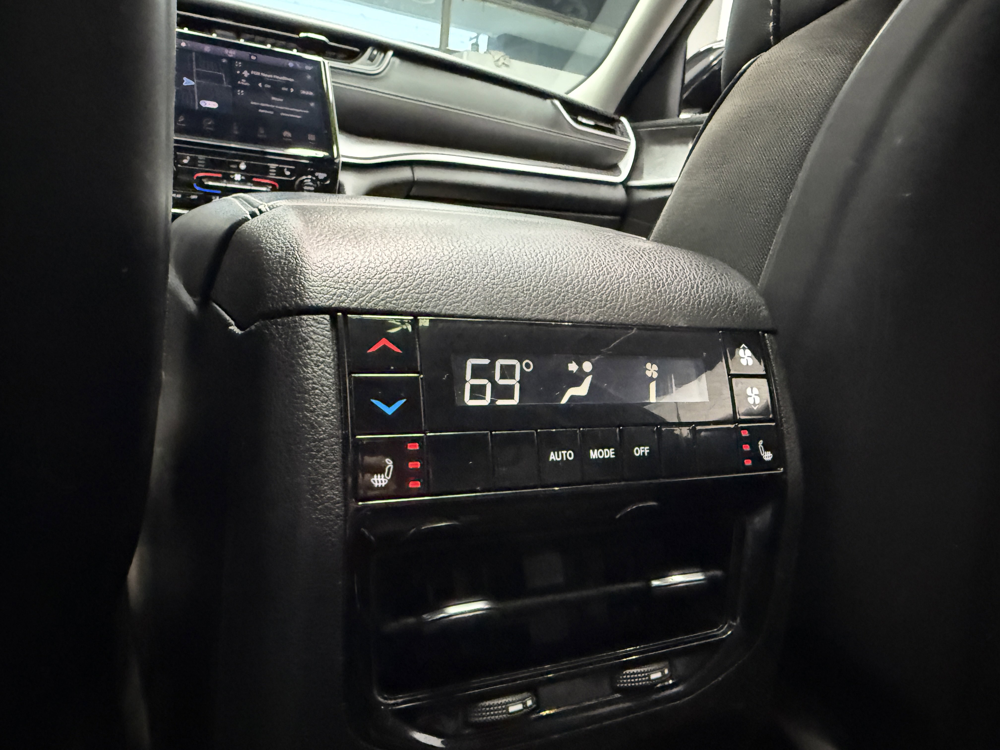 Used 2021 Jeep Grand Cherokee L Limited w/ Luxury Tech Group II image 27