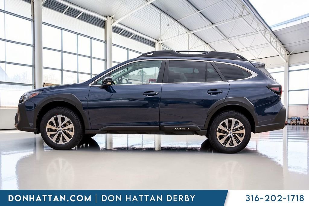 Used 2025 Subaru Outback Premium AWD/4WD image 2