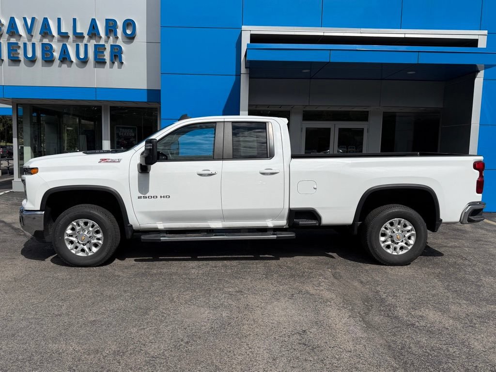 Used 2024 Chevrolet Silverado 2500 LT w/ Convenience Package AWD/4WD image 8