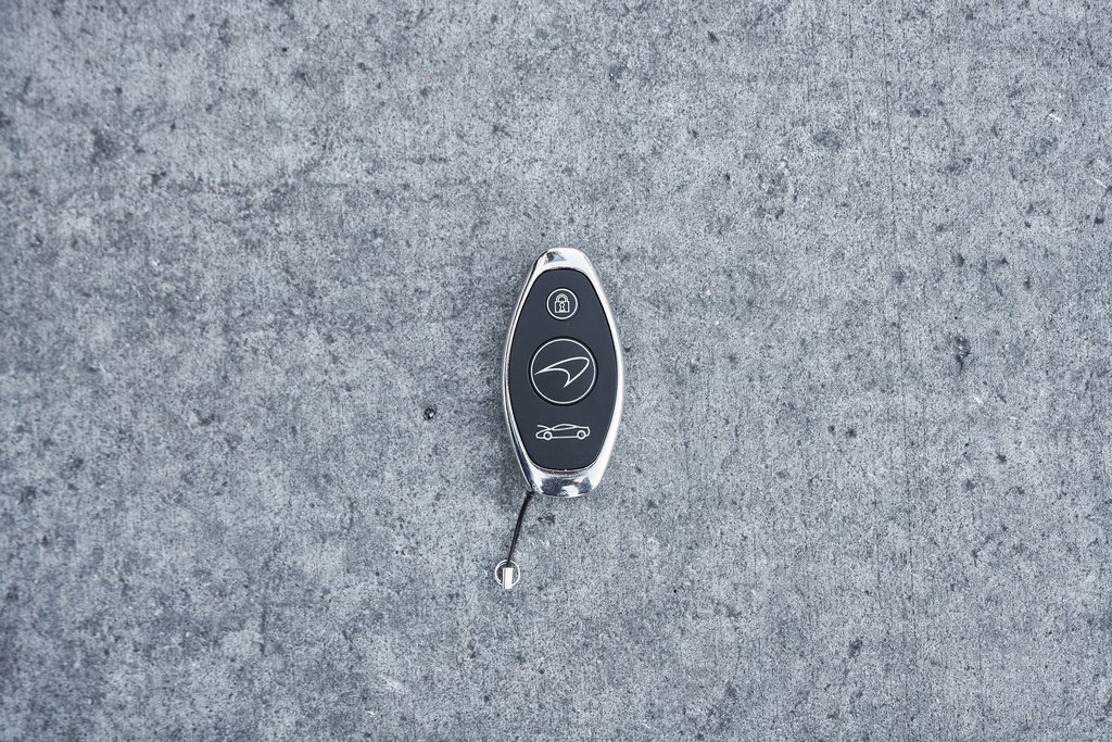 Used 2024 McLaren 750S Spider image 75