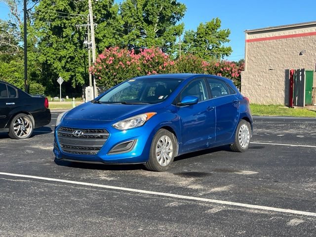Used 2017 Hyundai Elantra GT FWD image 4
