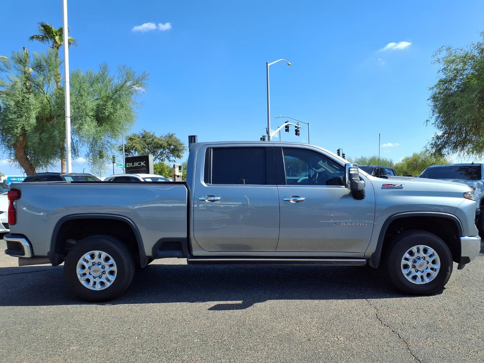 Used 2024 Chevrolet Silverado 2500 LTZ w/ LTZ Plus Package AWD/4WD image 4