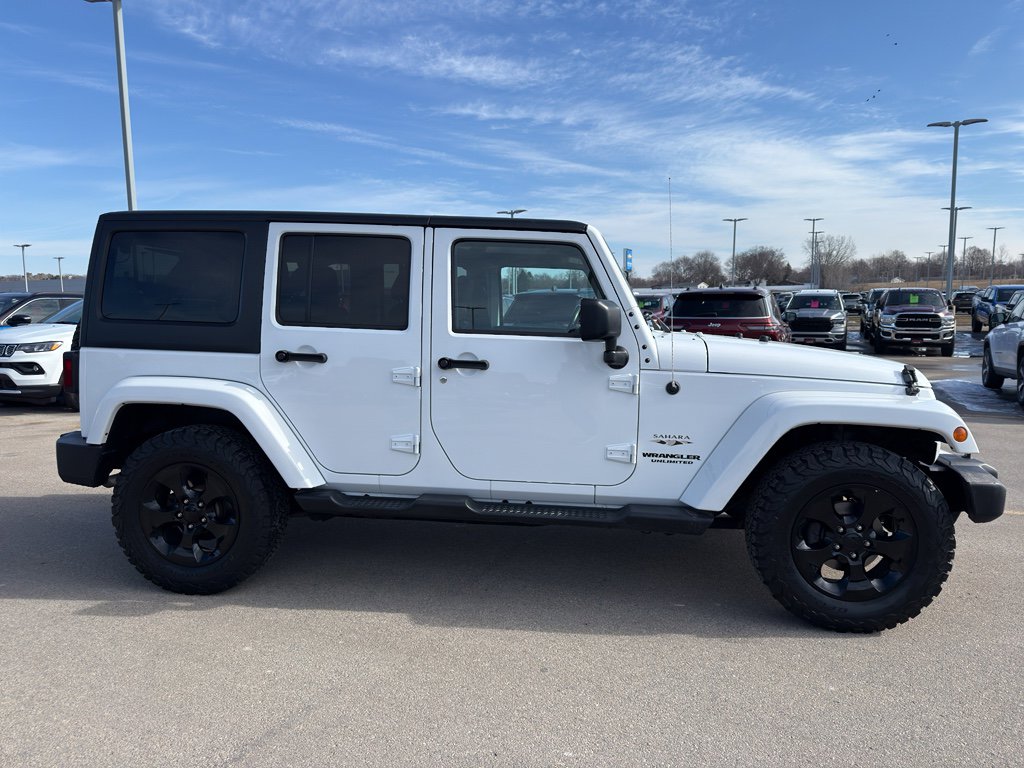 Used 2016 Jeep Wrangler Unlimited Sahara image 4