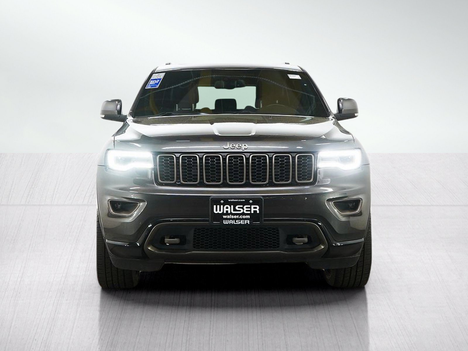 Used 2016 Jeep Grand Cherokee Limited 75th Anniversary AWD/4WD image 8