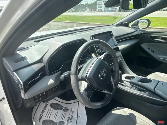 Used 2019 Toyota Avalon Limited FWD image 13