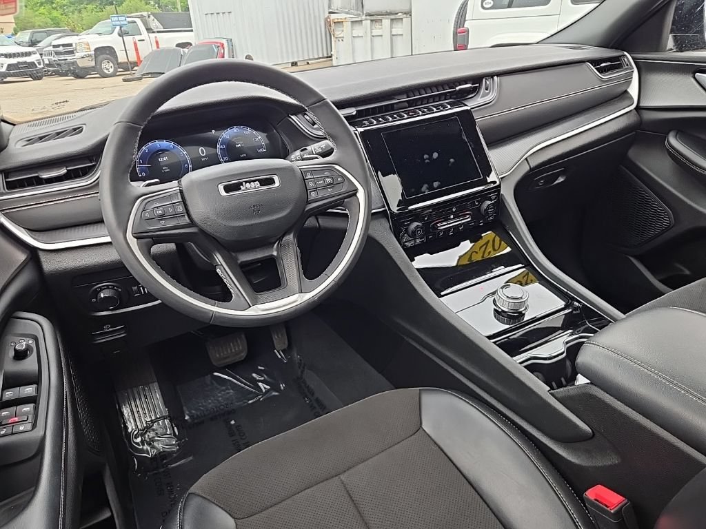Certified 2023 Jeep Grand Cherokee L Laredo AWD/4WD image 18