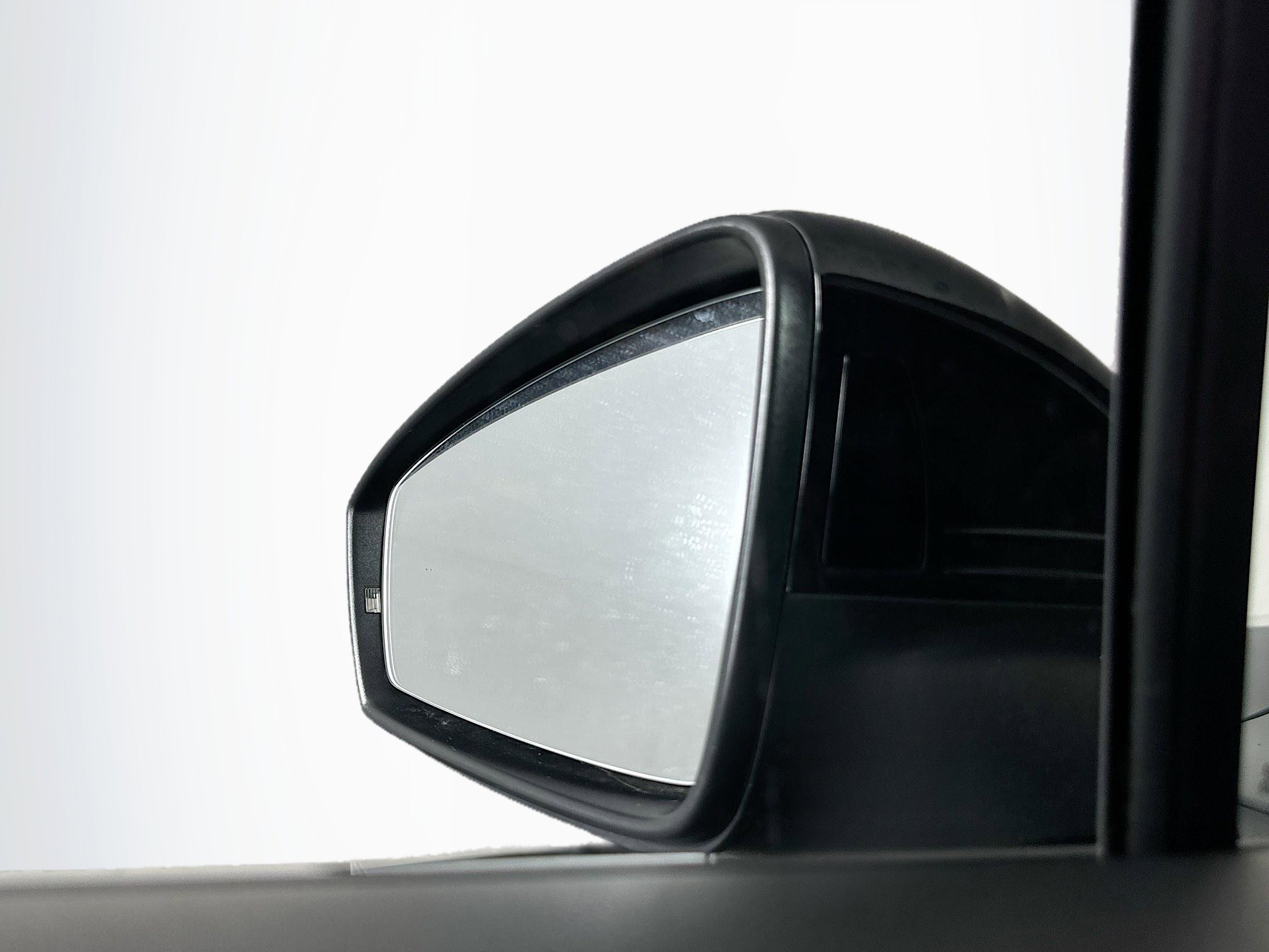 Used 2024 Volkswagen Tiguan SE FWD image 16