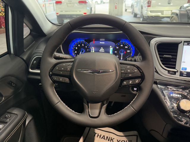 New 2026 Chrysler Pacifica Select w/ S Appearance Package image 19