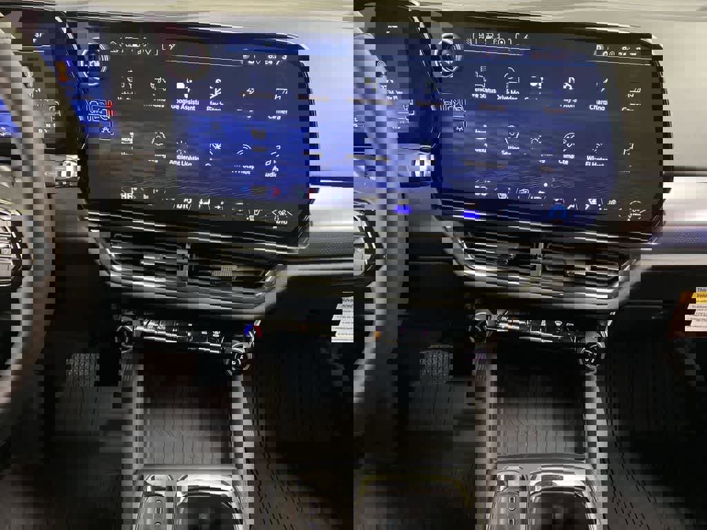 Used 2024 Chevrolet Equinox EV RS image 24