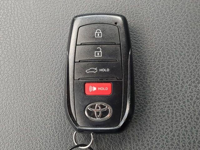 Used 2025 Toyota Camry SE image 33