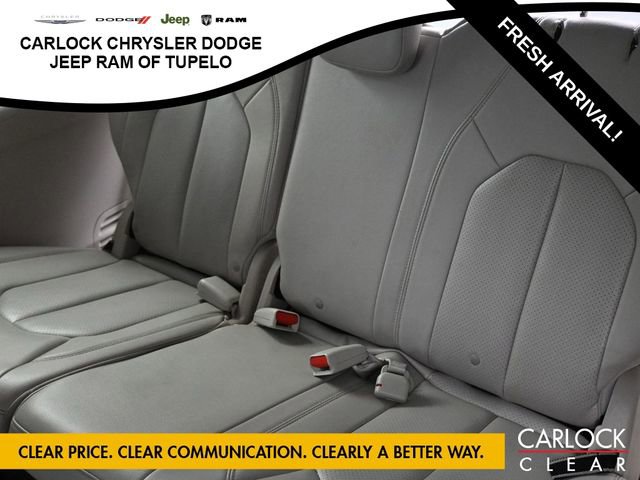 Used 2021 Chrysler Pacifica Touring-L image 32