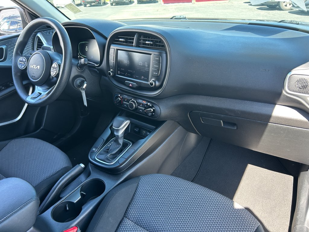 Used 2024 Kia Soul LX w/ Option Group 015 FWD image 60