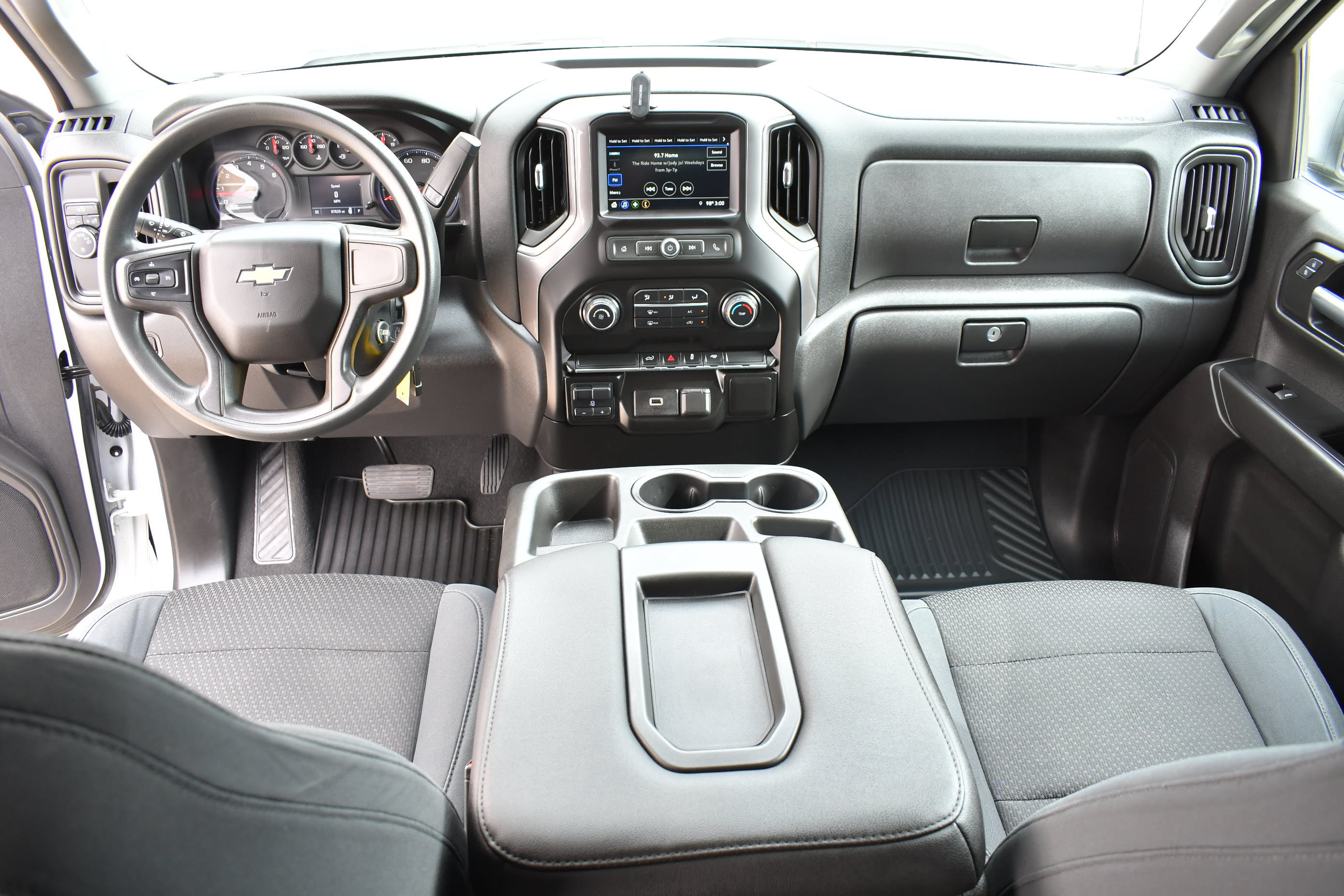 Used 2019 Chevrolet Silverado 1500 Custom w/ Custom Value Package RWD image 11