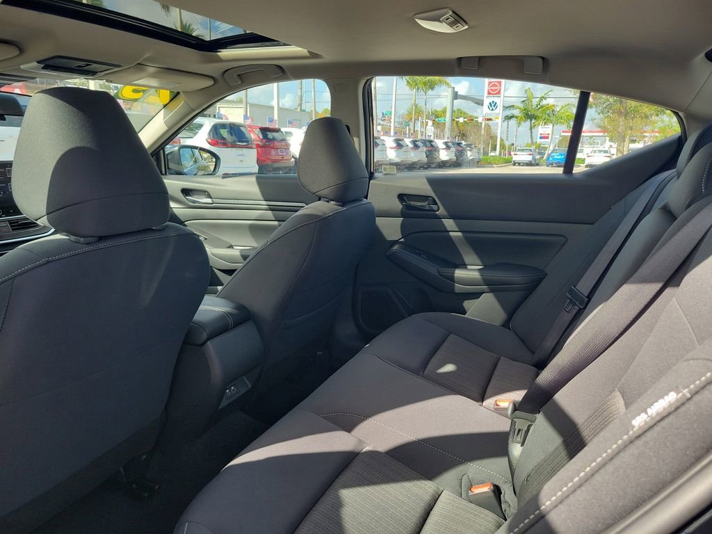 Used 2025 Nissan Altima 2.5 SV w/ SV Special Edition Package image 8