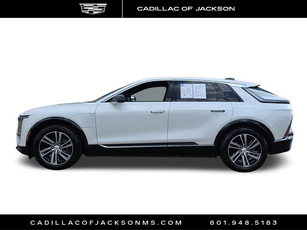 Certified 2024 Cadillac Lyriq Luxury RWD image 8