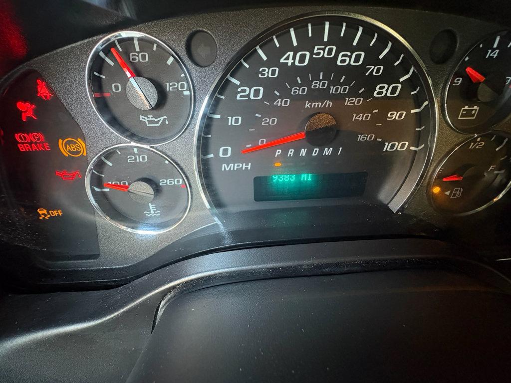 Used 2024 Chevrolet Express 2500 Work Van w/ Driver Convenience Package image 20