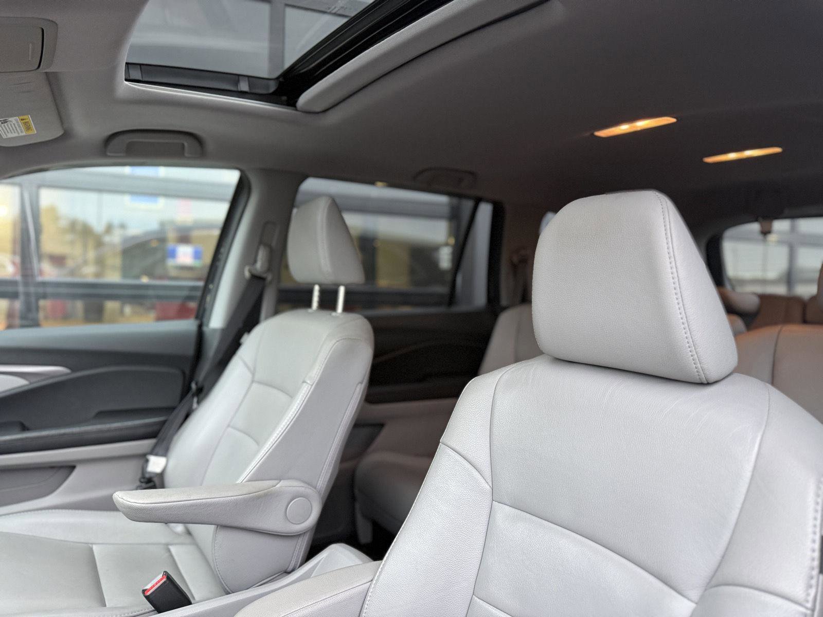 Used 2017 Honda Pilot EX-L image 10