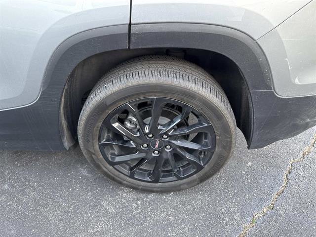 Used 2023 GMC Terrain SLE w/ Driver Convenience Package image 7