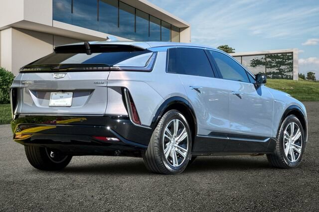 Certified 2024 Cadillac Lyriq Luxury image 4