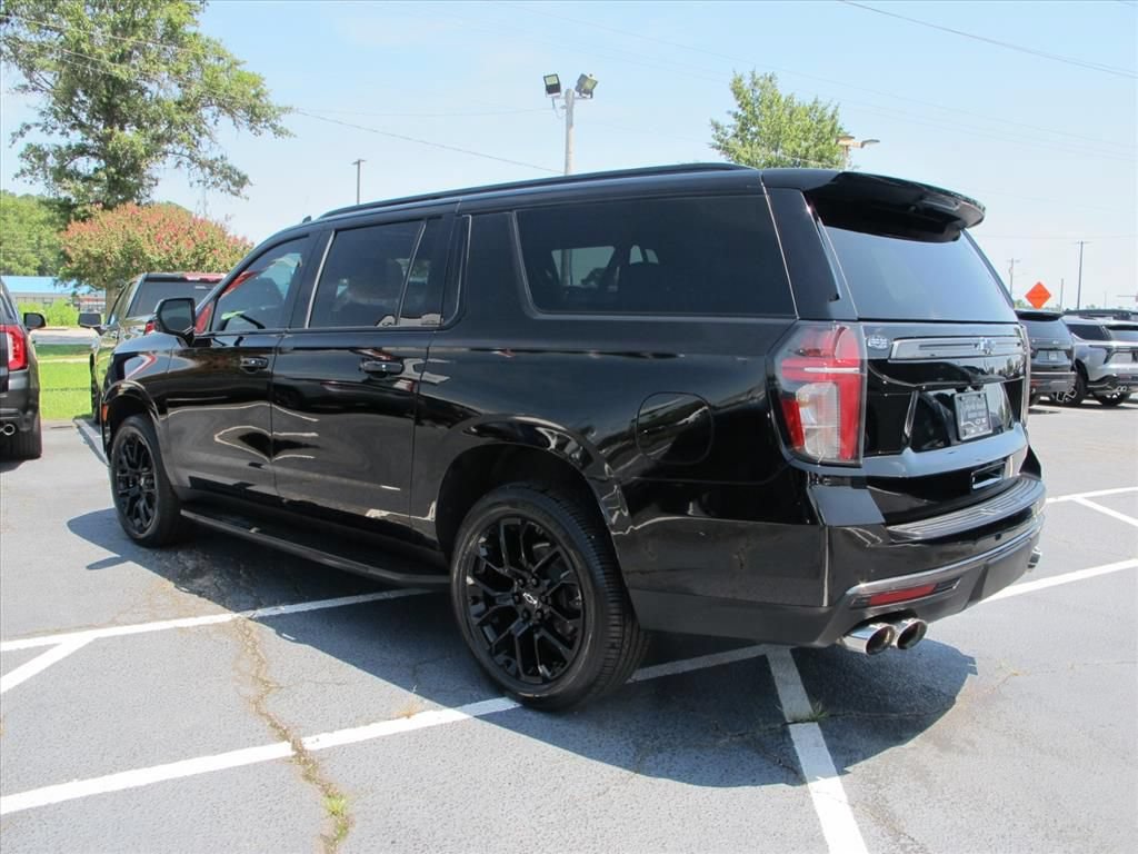 Used 2022 Chevrolet Suburban RST w/ Sport Performance Package AWD/4WD image 5