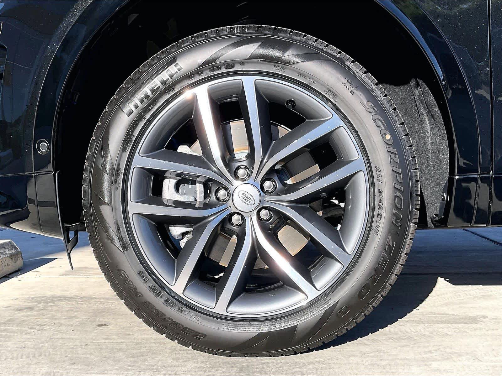 New 2026 Land Rover Discovery Sport Landmark AWD/4WD image 14