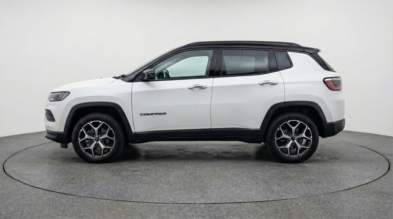 Used 2025 Jeep Compass Limited AWD/4WD image 5