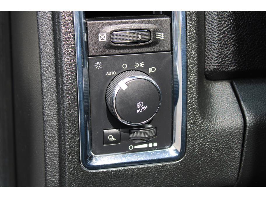 Used 2015 RAM 1500 Laramie w/ Convenience Group image 13