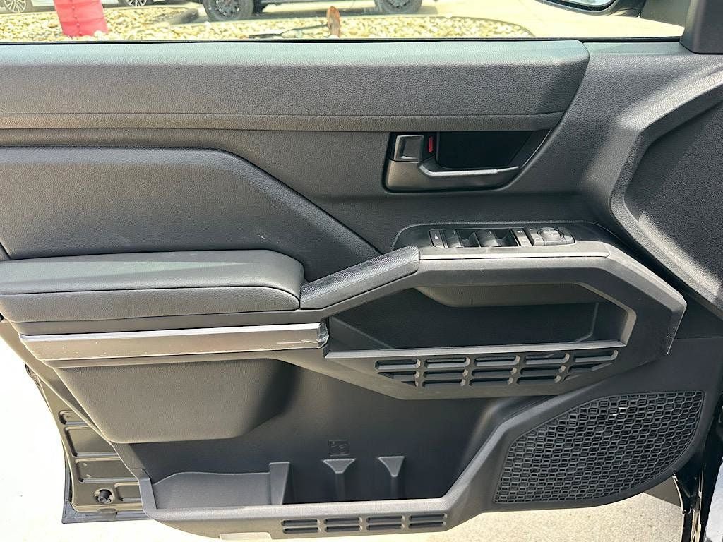 New 2026 Toyota Tacoma SR5 AWD/4WD image 9