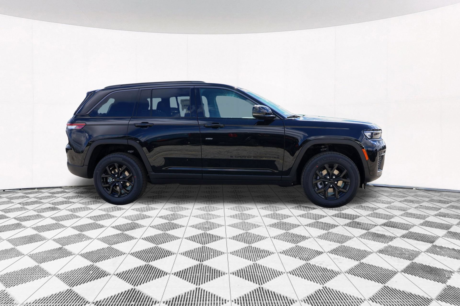 New 2026 Jeep Grand Cherokee Altitude AWD/4WD image 11