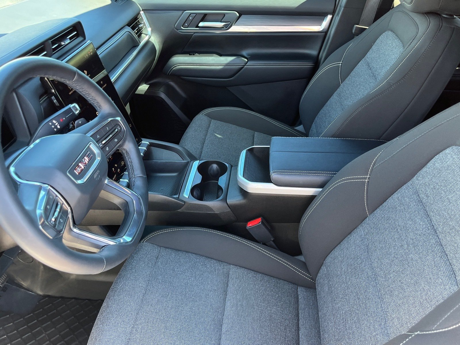 Used 2026 GMC Terrain Elevation w/ Technology Package II FWD image 17