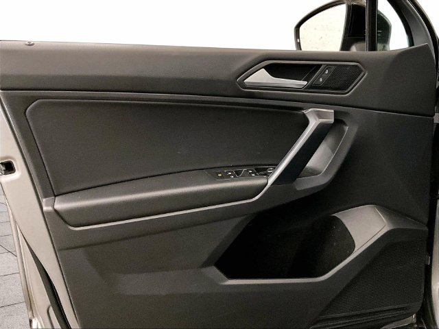 Used 2021 Volkswagen Tiguan SE R-Line w/ 3rd Row Seat Package AWD/4WD image 22