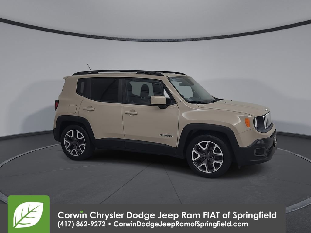 Used 2016 Jeep Renegade Latitude image 2