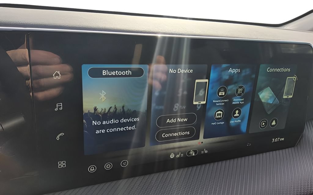 New 2026 Nissan Kicks SR w/ SR Premium Package FWD image 13