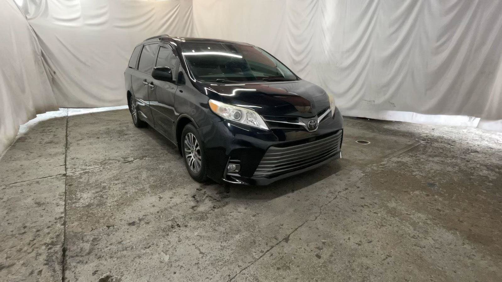 Used 2018 Toyota Sienna XLE