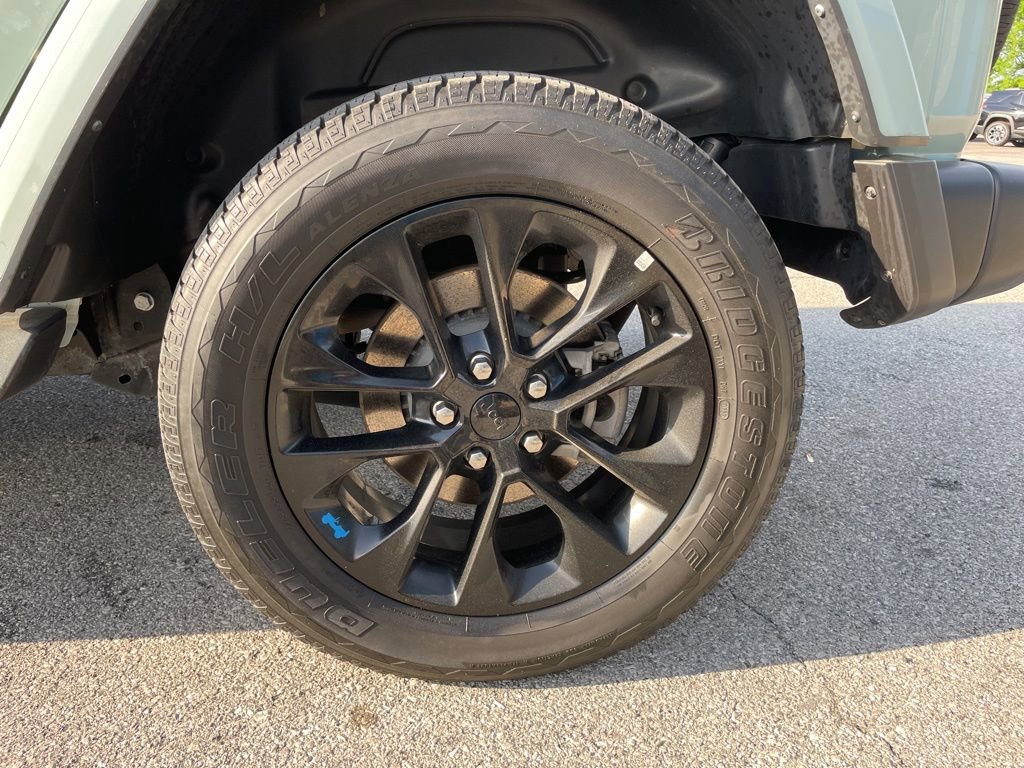 Used 2023 Jeep Wrangler Unlimited Sahara w/ Cold Weather Group AWD/4WD image 19