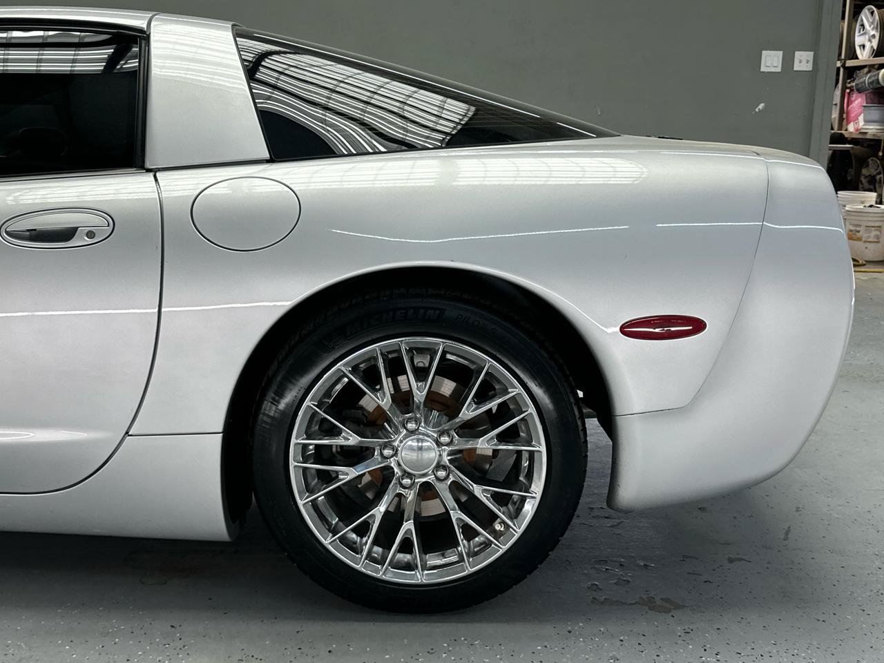 Used 2002 Chevrolet Corvette Coupe RWD image 6