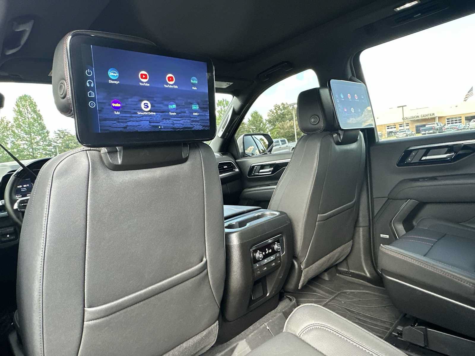 Certified 2025 Chevrolet Suburban RST w/ Advanced Technology Package AWD/4WD image 19
