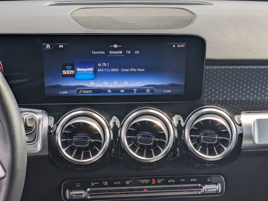 Used 2024 Mercedes-Benz GLB 250 4MATIC image 5