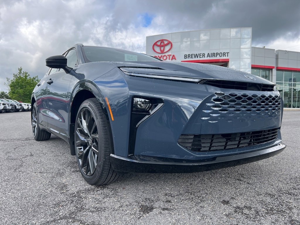 New 2025 Toyota Crown Signia video 2