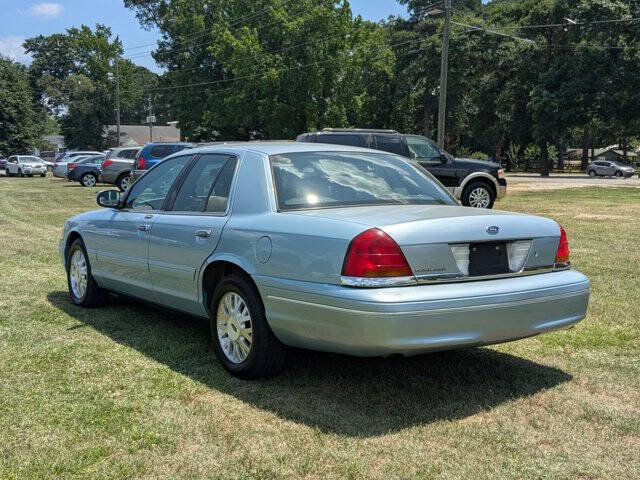 Used 2003 Ford Crown Victoria LX RWD image 5