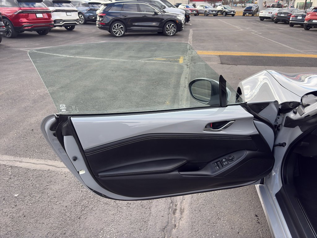 Used 2024 MAZDA MX-5 Miata RF Grand Touring image 11