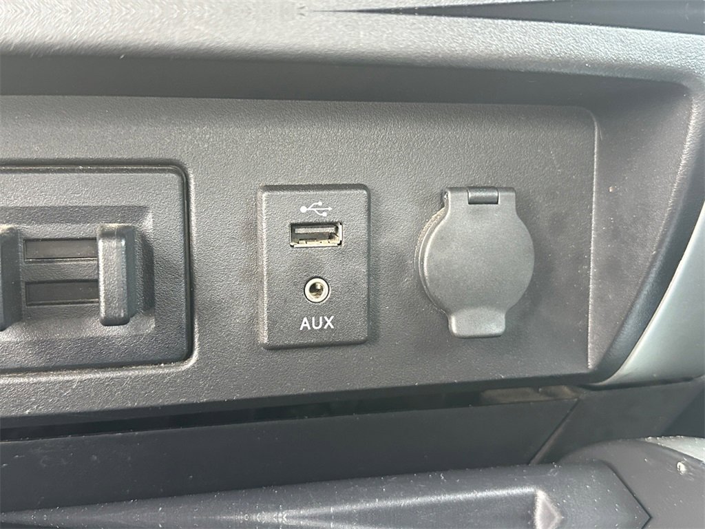 Used 2018 Nissan Titan PRO-4X w/ Pro-4x Utility Package image 27